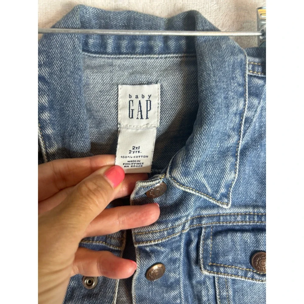 Baby Gap Toddler Denim Jacket Medium Wash Blue Cotton Button Up Size 2T 2 Years